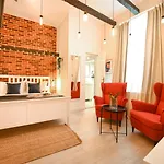 Elegant - Urban Escape In