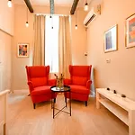 Elegant - Urban Escape In アパート