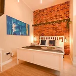 Elegant - Urban Escape In ブカレスト