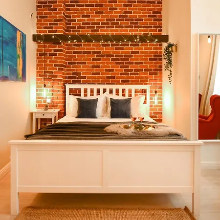 Elegant - Urban Escape In *