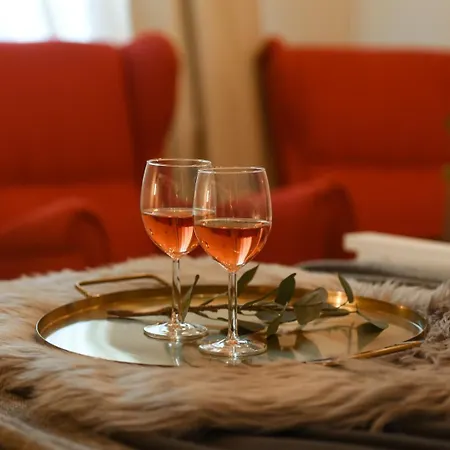 Elegant - Urban Escape In Bucarest