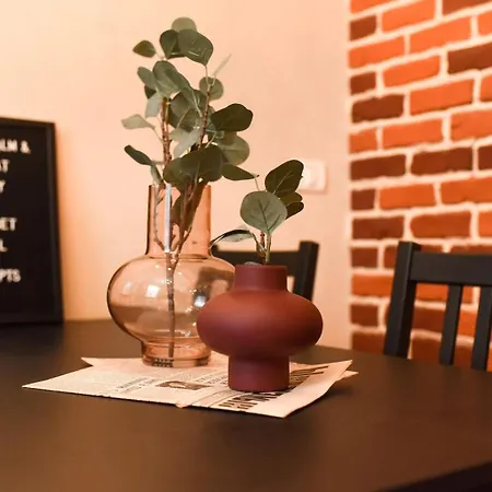 Elegant - Urban Escape In