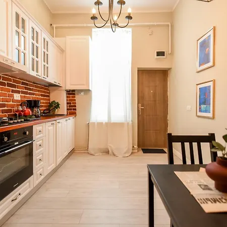 Apartment Elegant - Urban Escape In