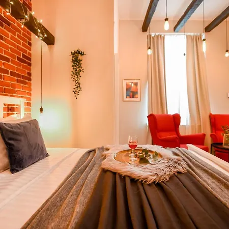 Apartment Elegant - Urban Escape In *