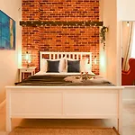 Elegant - Urban Escape In *
