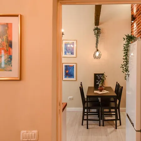 Elegant - Urban Escape In Apartment