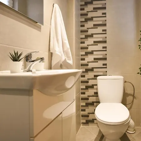 Elegant - Urban Escape In Apartment