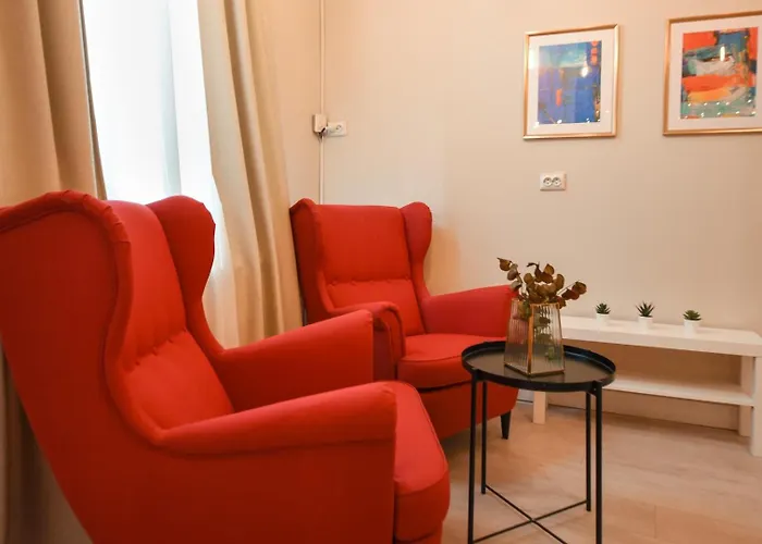 Elegant - Urban Escape In *