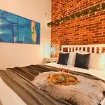 Elegant - Urban Escape In Bucareste